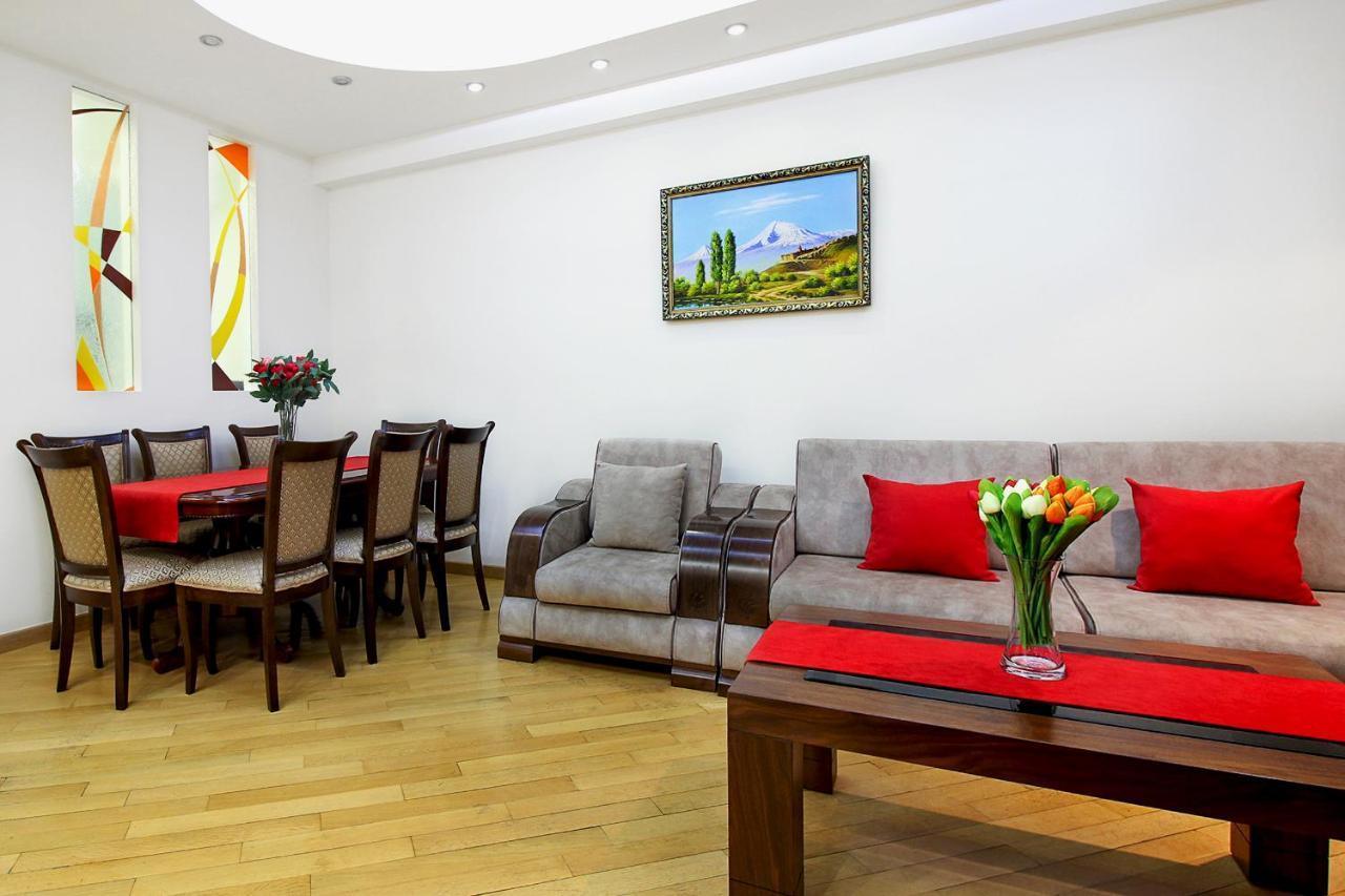 3 Bedroom Apartment Near Republic Square Ереван Экстерьер фото