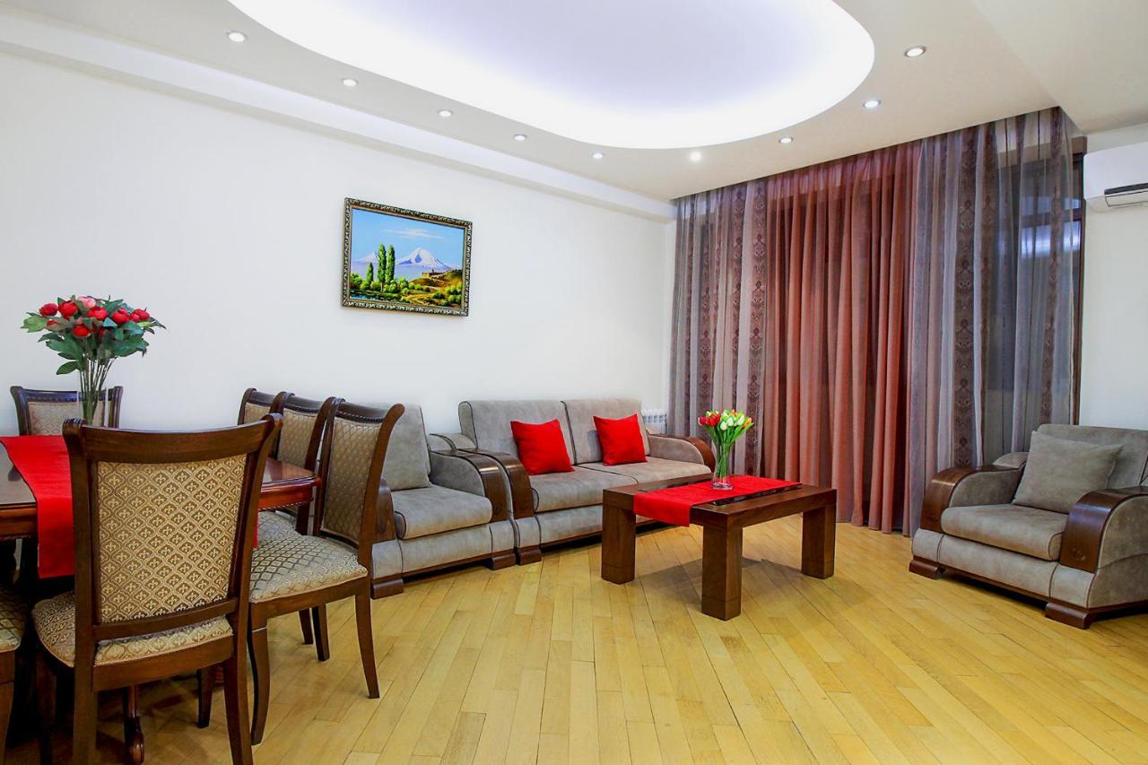 3 Bedroom Apartment Near Republic Square Ереван Экстерьер фото